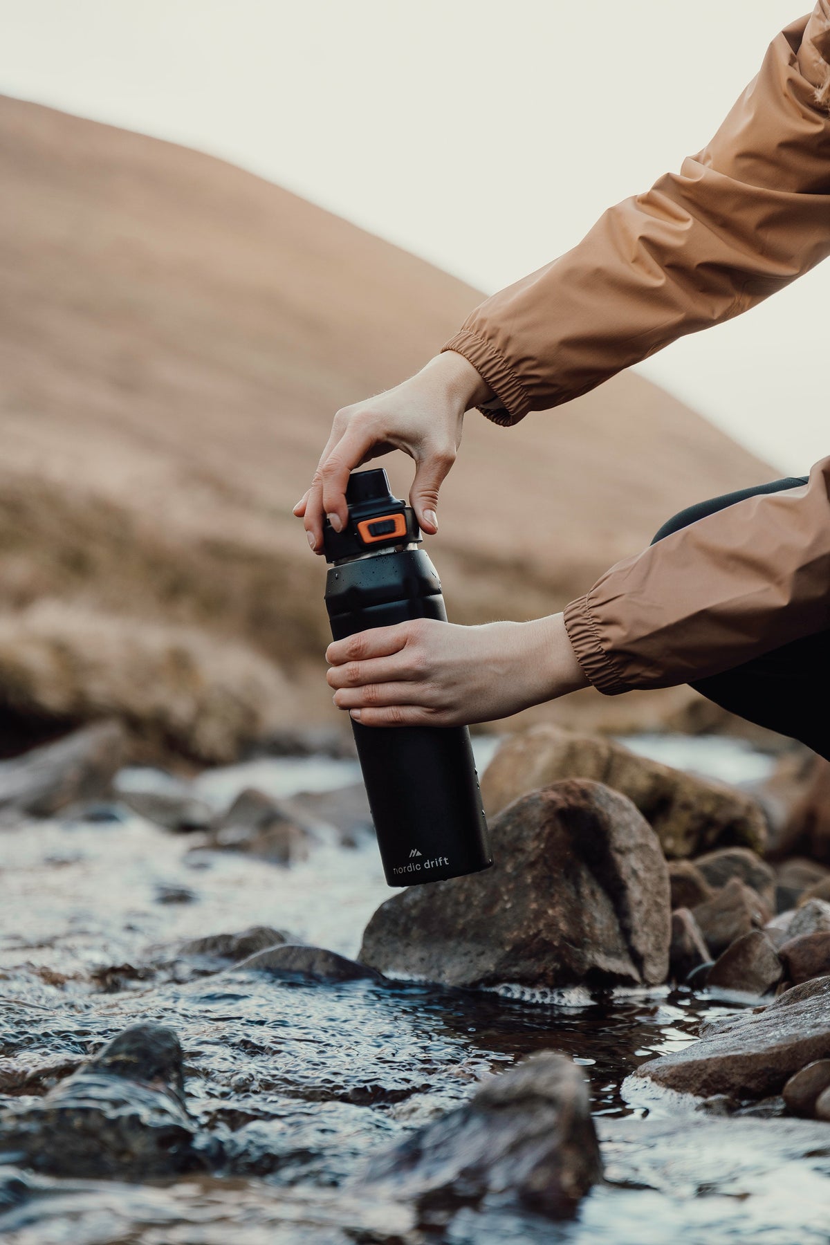 Sticlă termos Nordic Drift Trail RCS, 750 ml - la izvor, în drumeție